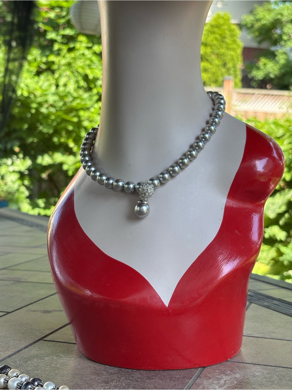 Vintage Grey Faux Pearl Necklace | Perlas Eleginda Pearl Pendant Necklace - Picture 2 of 11